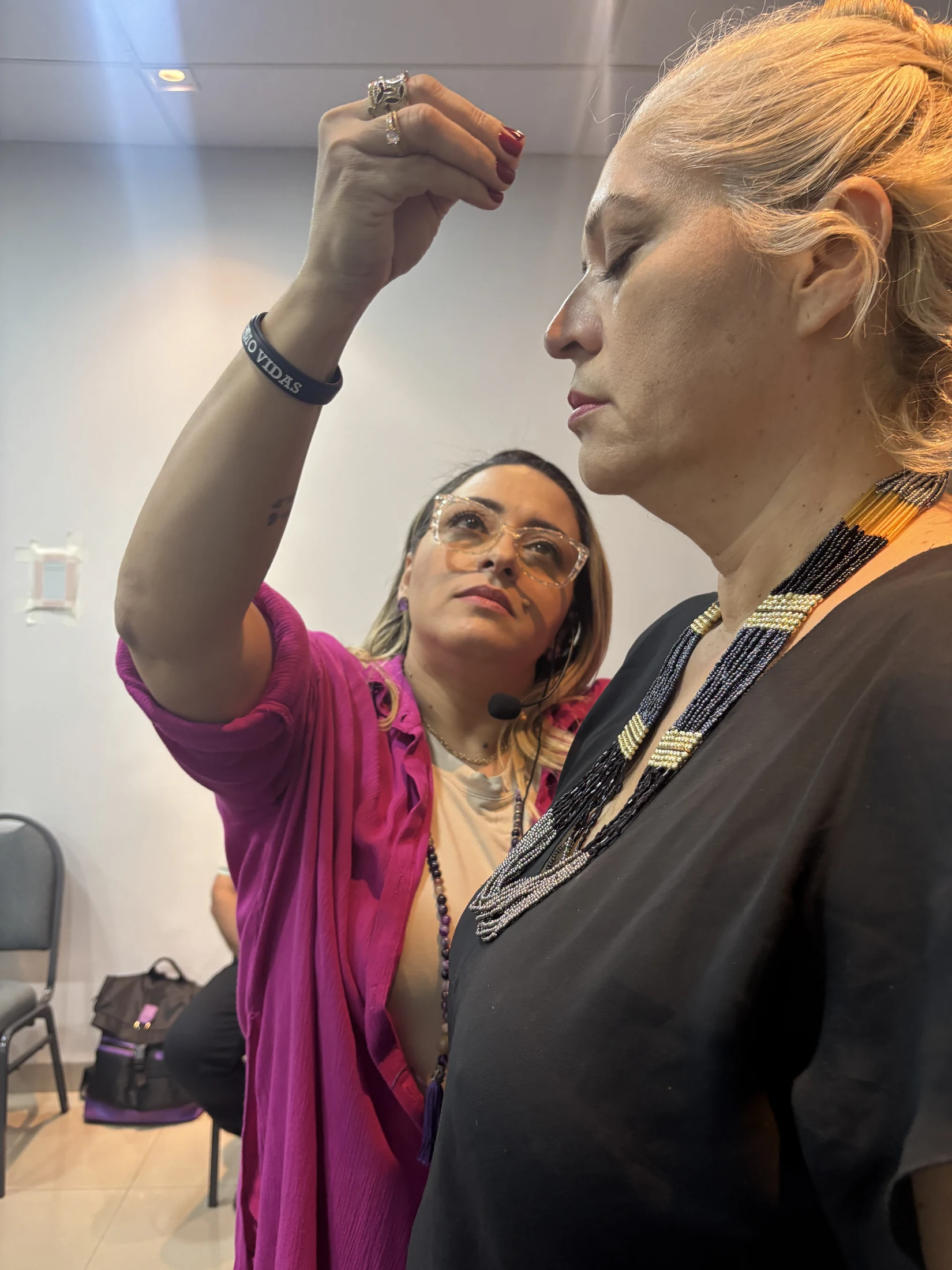 Demonstração de comunicação não verbal durante a formação
